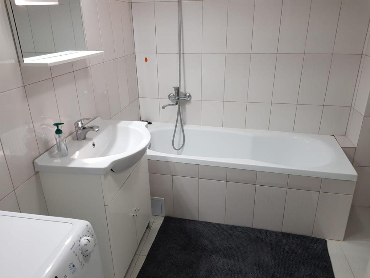Apartament 8 Central Тиргу-Муреш Екстер'єр фото